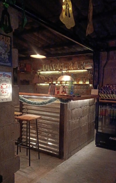 Jone's bar